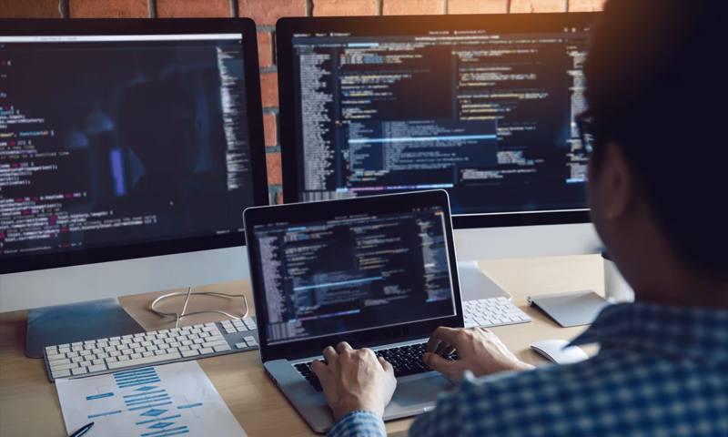 数据科学选型:R与Python如何赋能连山区网站建设?